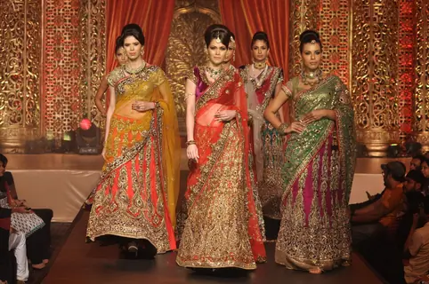 Vikram Phadnis Showcases His Bridal Couture