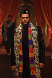 Vikram Phadnis Showcases His Bridal Couture