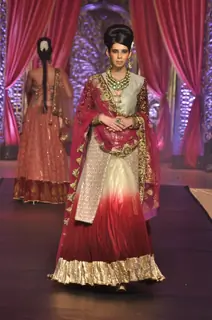 Vikram Phadnis Showcases His Bridal Couture