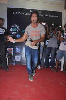 Shahid Kapoor performs at Enigma 2013