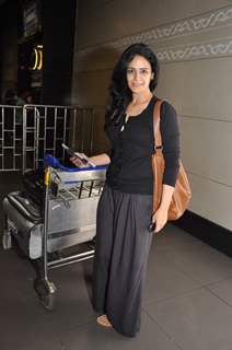 Mona Singh at Mumbai Airport leaving for SAIFTA