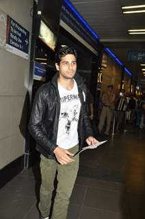 Siddharth Malhotra was at Mumbai Airport leaving for SAIFTA