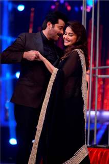 Anil Kapoor and Madhuri Dixit perform on Jhalak Dikhla Jaa