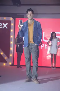 Farhan Akhtar at the launch of Intex Aqua i7
