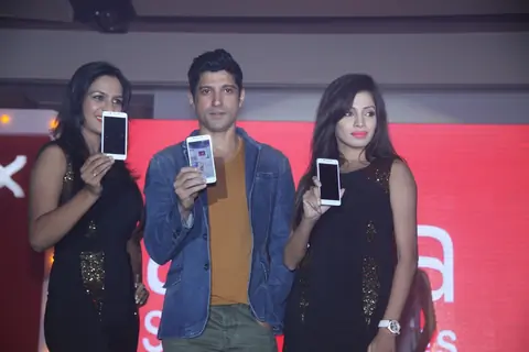 Farhan Akhtar at the launch of Intex Aqua i7