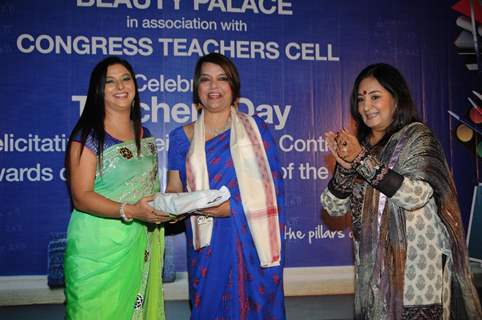 Gurpreet Kaur Chadha, Dr. Vandana Lulla (Podar International School) along with Jaspinder Narula