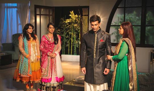 Karan Singh Grover along with Qubool hai cast