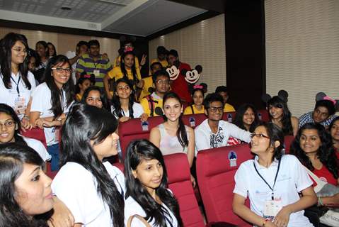 Aditi Rao Hydari with the students at Mithibai College