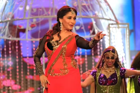 Madhuri Dixit performing at the SAIFTA Award ceremony