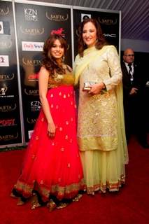 Rakshanda Khan and Shalmali Kholgade at red carpet of SAIFTA