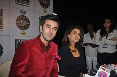 Ranbir Kapoor & Neetu Kapoor promote Besharam on KBC 7 sets