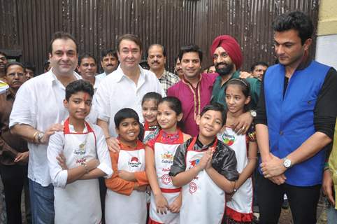 Randhir Kapoor and Rajiv Kapoor celebrate Ganesh Chaturti with the contestants of Junior Masterchef