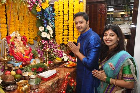 Shreyas Talpade with his wife Deepti celebrate Ganesh Chaturti at their home