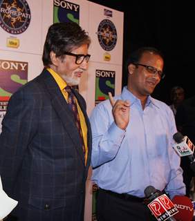 Amitabh Bachchan & the first Crorepati of KBC 2013 Mr Taj Mohammad Rangrez