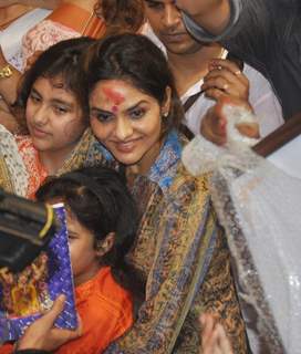 Madhoo at LALBAGHCHA RAJA