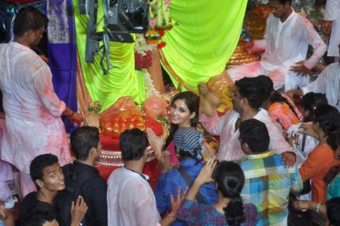 Pooja Chopra seeks blessings from LALBAGHCHA RAJA