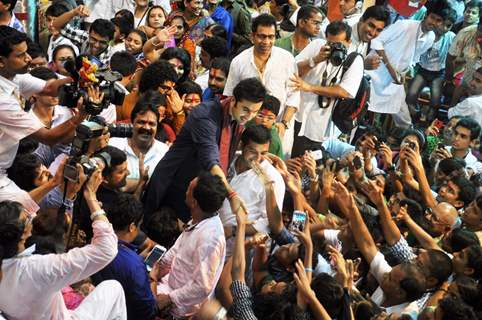 Ranbir greets his fans at LALBAGHCHA RAJA