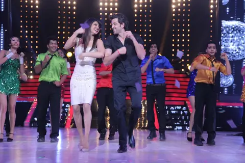 Hrithik and Priyanka perform on Jhalak Dikhhla Jaa Super Finale