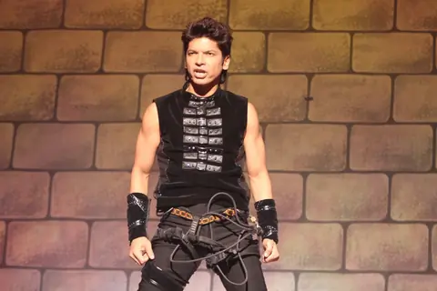 Shaan performs on Jhalak Dikhhla Jaa Super Finale