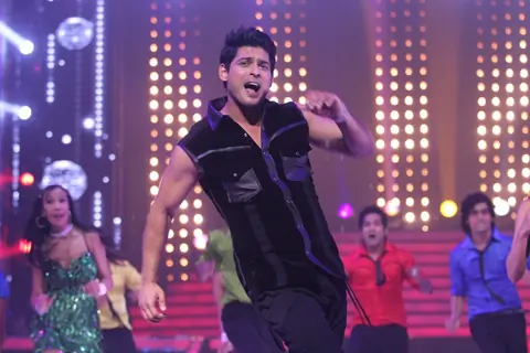 Siddharth Shulka performs on Jhalak Dikhhla Jaa Super Finale