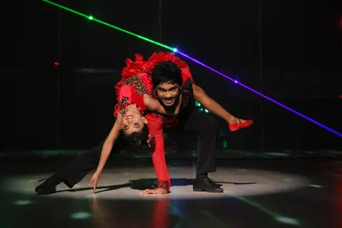 Sonali and Soumant perform on Jhalak Dikhhla Jaa Super Finale
