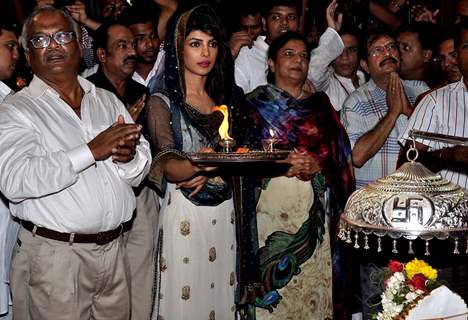 Priyanka Chopra offers an arti to Andhericha Raja for the success of her upcoming film