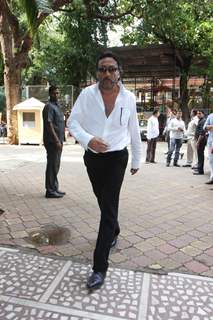 Jackie Shroff was at the prayer meet of Madhuri Dixit's father