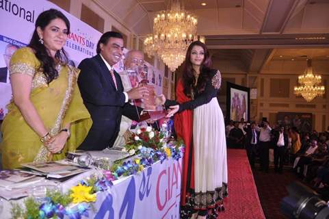 Aishwarya Rai Bachchan felicitated at the Giants Awards