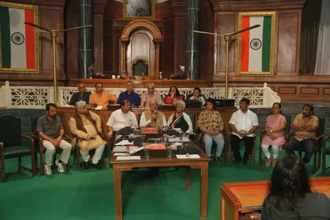 Shyam Benegal shoots for 'Samvidhan'