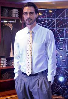 Arjun Rampal launches Arrow's stitchless shirt