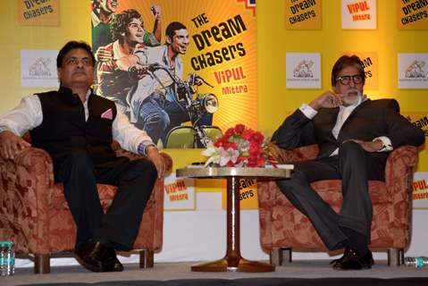 Amitabh Bachchan launches the novel The Dream Chaser