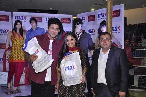 Siddharth Shukla & Toral Rasputra unveil the Festive Collection from MAX