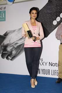 Parineeti Chopra launches Samsung Galaxy Note 3