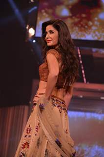 Katrina Kaif pays tribute to Yash Chopra