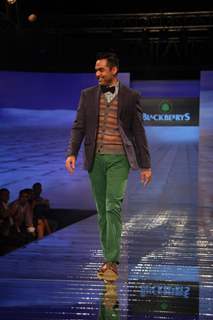 Abhay Deol on the ramp at the Blackberrys Sharp Nights 2013