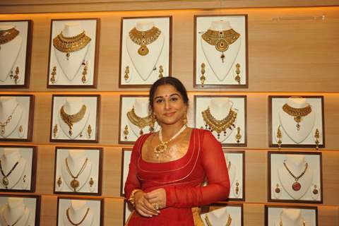 Vidya Balan launches Ranka Jewellers Showroom