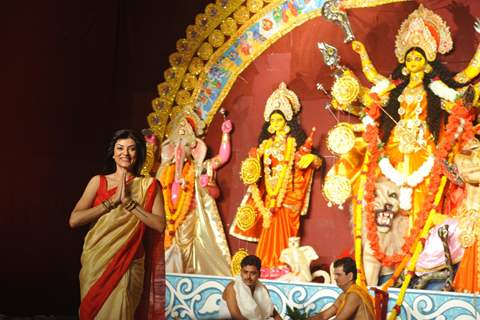 Sushmita at Bombay Sarbojanin Durga Puja