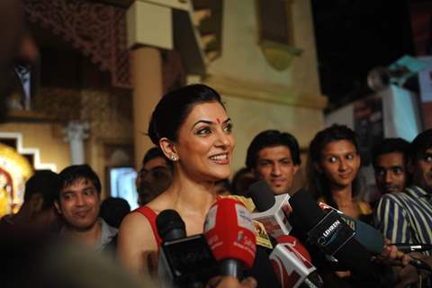 Sushmita at Bombay Sarbojanin Durga Puja