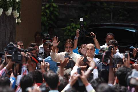 Amitabh Bachchan Celebrates his 71st Birthday