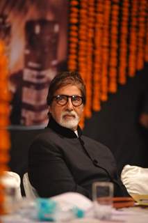 Amitabh Bachchan launches the book 'Drive Safe Mumbai'