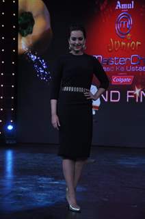 Sonakshi Sinha at 'Bulet Raja' Promotions at Junior Masterchef Grand Finale