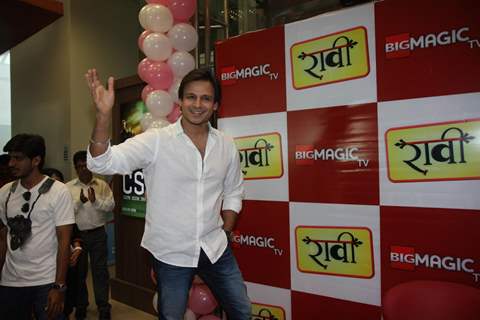 Promotion of TV show Raavi