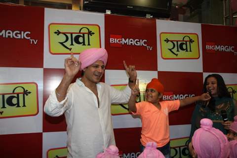 Promotion of TV show Raavi