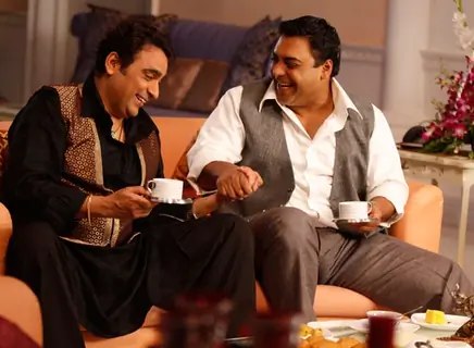 Ram and Sahil as Keshubhai and Waqar in Basera