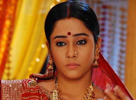 A still image of Santu as Aasiya Kazi in Bandini