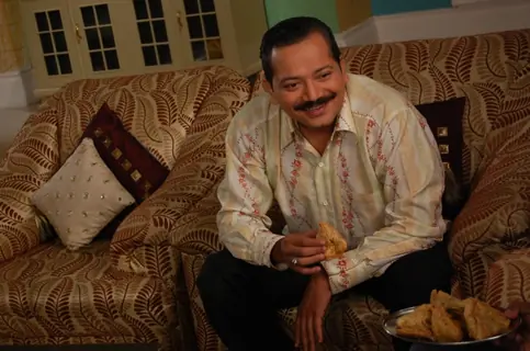 A still image of Mukesh in Hamari Devrani
