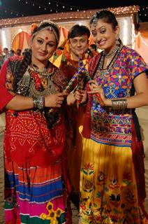 Sannat, Parul and Alpa playing Dandiya