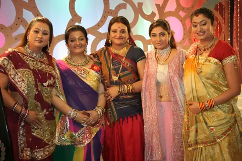 A still image from the show Hamari Devrani