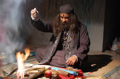 Tantrik Baba in Hamari Devrani
