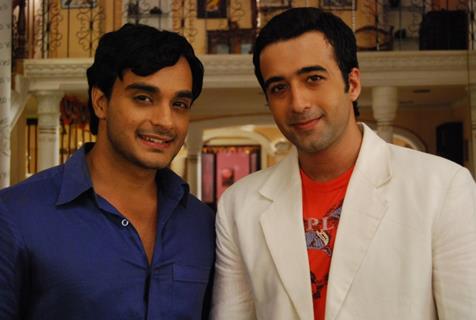 Alekh and Dr.Shlok in the show Sapna Babul Ka.. Bidaai